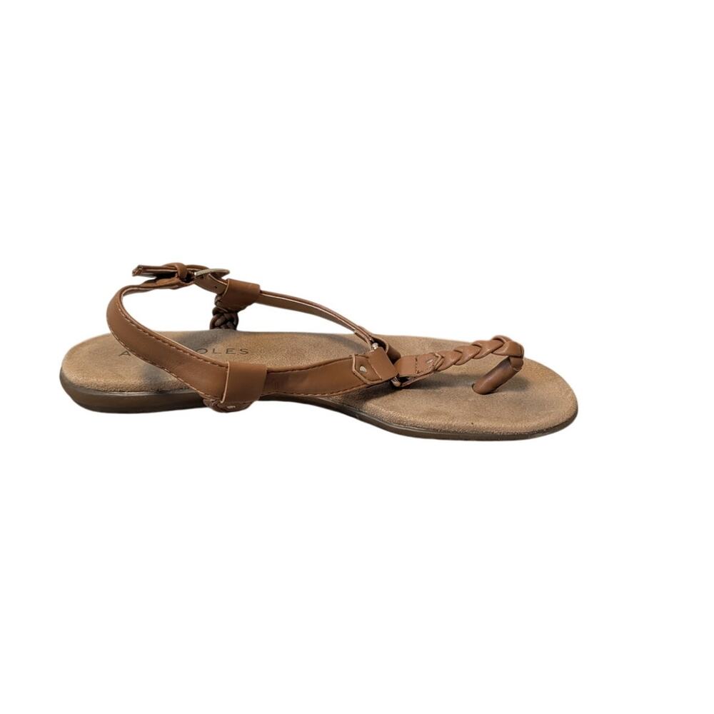 AEROSOLES Strappy, supportive, cushioning,Thong Sandal, size 7.5